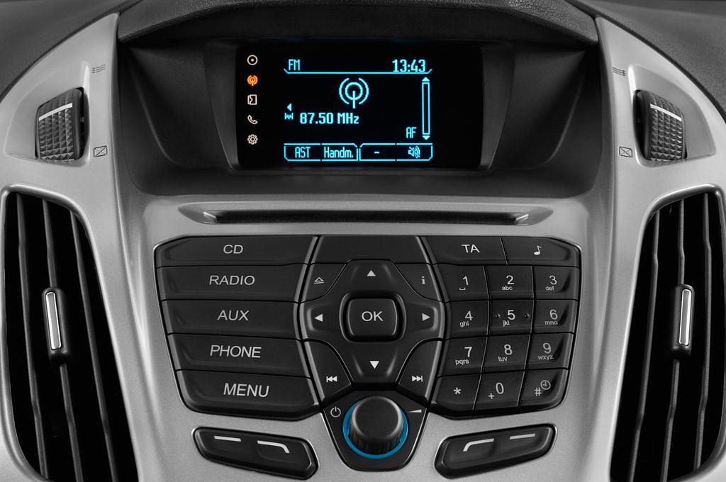 Ford Transit Connect (Baujahr 2015) Trend 5 Türen Radio und Infotainmentsystem