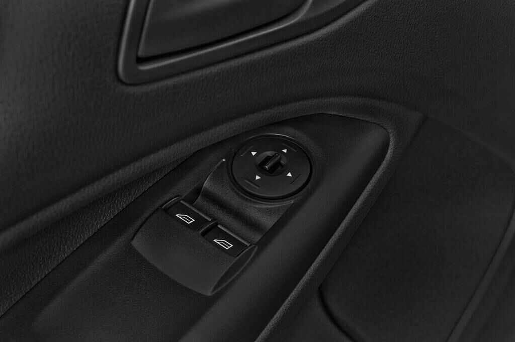 Ford Transit Connect (Baujahr 2015) Trend 5 Türen Bedienungselemente Tür