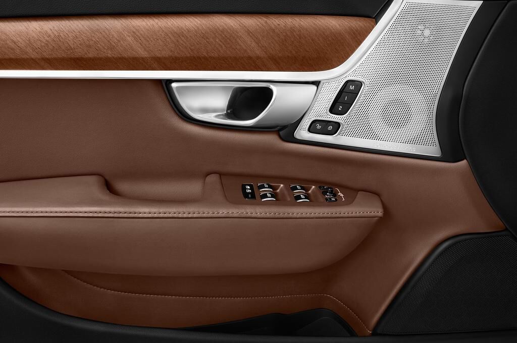 Volvo S90 (Baujahr 2018) Inscription 4 Türen Bedienungselemente Tür