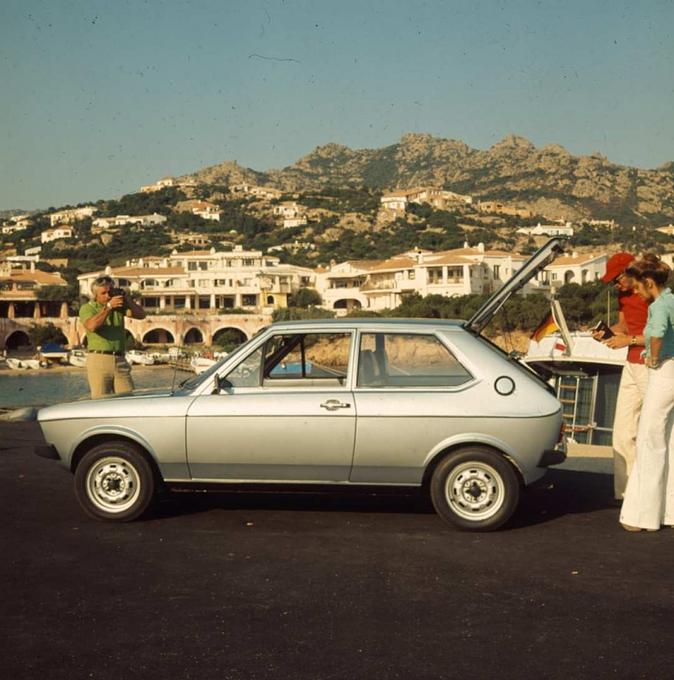 Die Audi 50-Präsentation war auf Sardinien 1974.