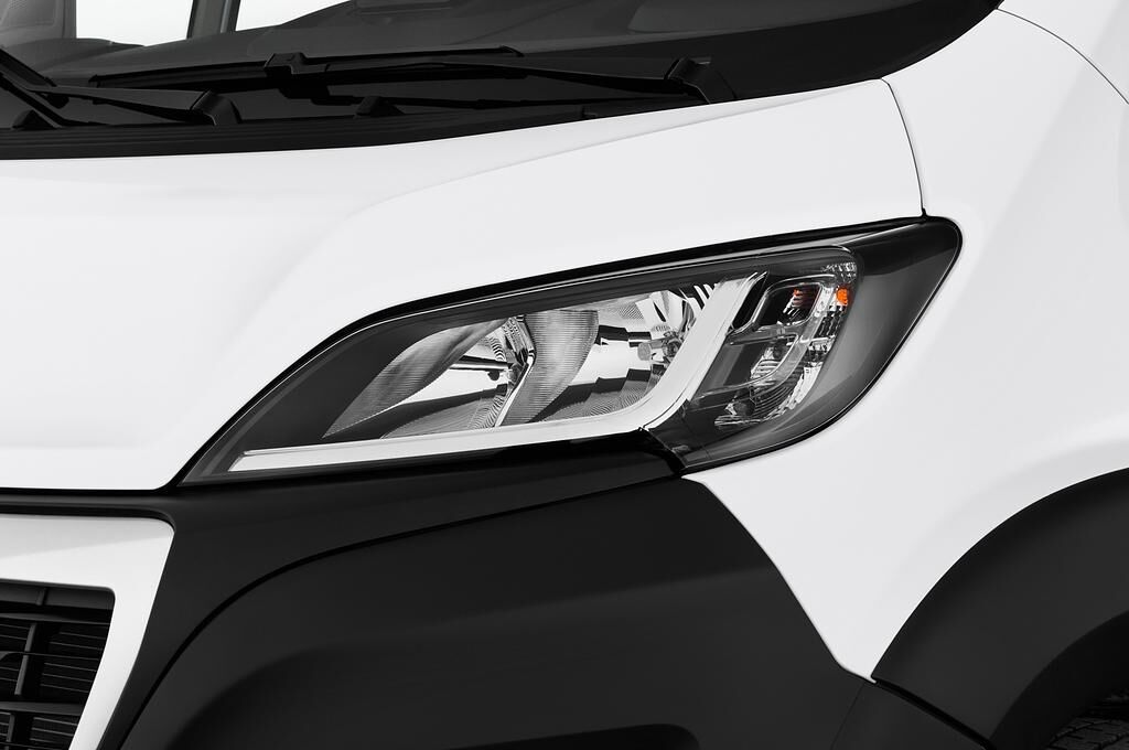 Peugeot Boxer (Baujahr 2019) - 4 Türen Scheinwerfer