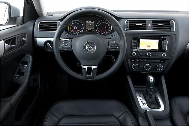 Typisch VW: Das Cockpit wirft in der Bedienung keine Fragen auf