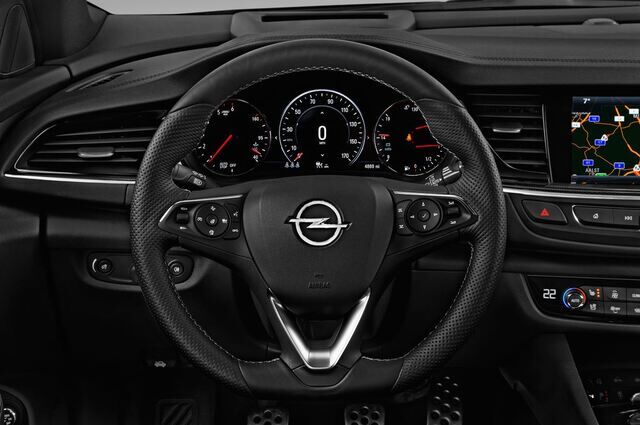 Opel Insignia Sports Tourer (Baujahr 2018) Ultimate Exclusive 5 Türen Lenkrad