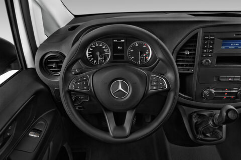 Mercedes Vito (Baujahr 2019) Select 4 Türen Lenkrad