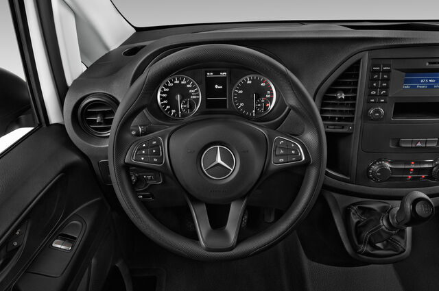 Mercedes Vito (Baujahr 2019) Select 4 Türen Lenkrad