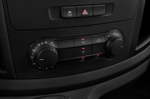 Mercedes Vito (Baujahr 2019) - 4 Türen Temperatur und Klimaanlage