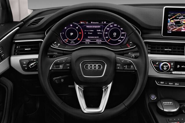 Audi A4 Allroad (Baujahr 2017) - 5 Türen Lenkrad