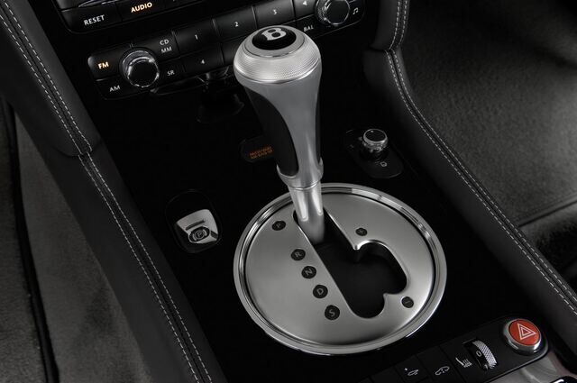 Bentley Continental GT (Baujahr 2010) - 2 Türen Schalthebel
