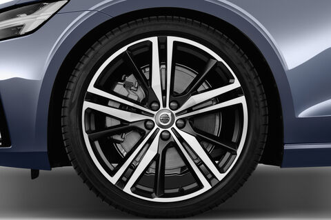 Volvo S60 (Baujahr 2019) R-Design 4 Türen Reifen und Felge