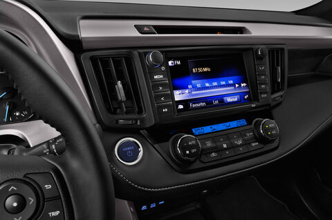 Toyota RAV4 (Baujahr 2018) Style Selection 5 Türen Radio und Infotainmentsystem