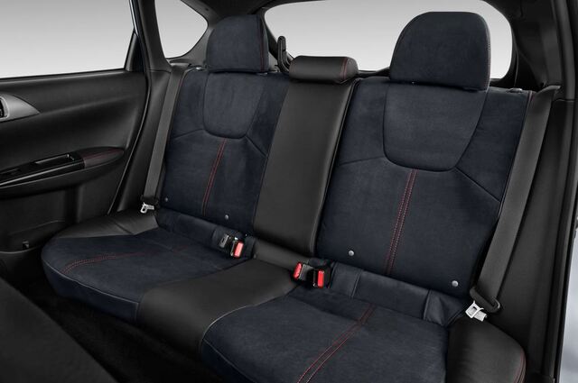 Subaru WRX STI (Baujahr 2012) Sport 5 Türen Rücksitze