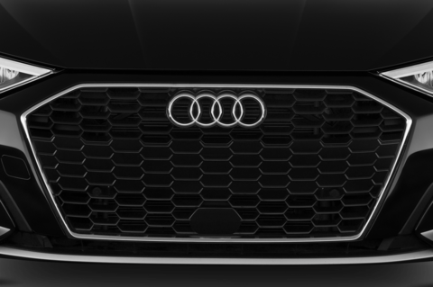 Audi A3 Sportback (Baujahr 2023) Advanced 5 Türen Kühlergrill und Scheinwerfer