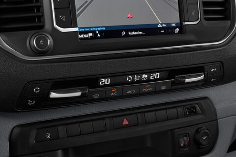 Opel Vivaro (Baujahr 2020) Innovation 4 Türen Temperatur und Klimaanlage