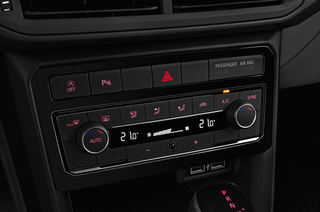 Volkswagen T-Cross (Baujahr 2019) Life 5 Türen Temperatur und Klimaanlage