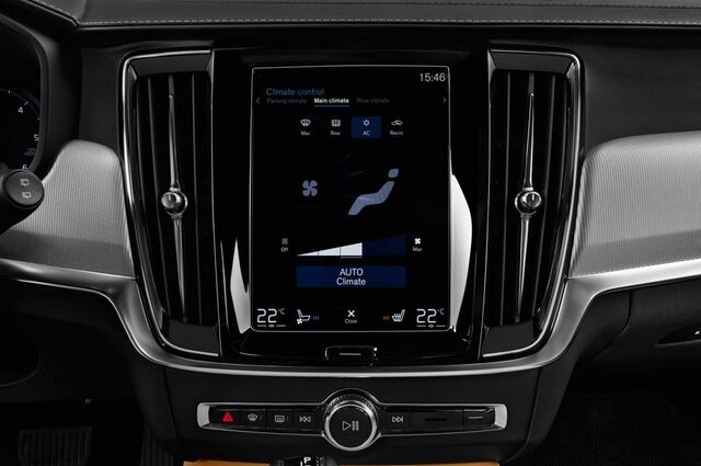 Volvo V90 (Baujahr 2017) Cross Country Pro 5 Türen Temperatur und Klimaanlage