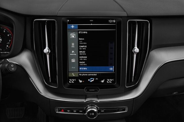 Volvo XC60 (Baujahr 2018) Inscription 5 Türen Radio und Infotainmentsystem
