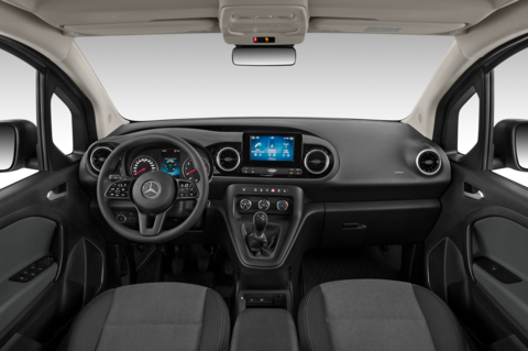 Mercedes Citan Tourer (Baujahr 2022) Pro 5 Türen Cockpit und Innenraum