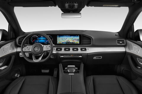 Mercedes GLE (Baujahr 2020) - 5 Türen Cockpit und Innenraum