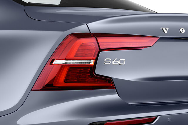 Volvo S60 (Baujahr 2019) R-Design 4 Türen Rücklicht