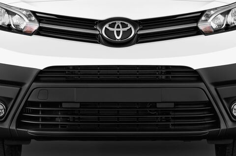 Toyota Proace (Baujahr 2016) Comfort 4 Türen Kühlergrill und Scheinwerfer