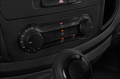 Mercedes Vito (Baujahr 2019) Select 4 Türen Temperatur und Klimaanlage