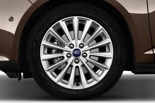 Ford Grand C-Max (Baujahr 2015) Titanium 5 Türen Reifen und Felge