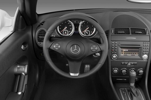 Mercedes SLK (Baujahr 2010) 350 2 Türen Lenkrad
