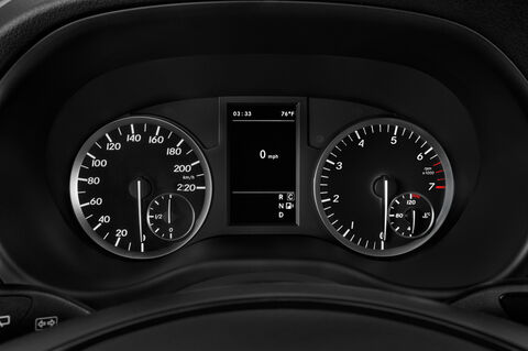 Mercedes Vito (Baujahr 2019) Edition 5 Türen Tacho und Fahrerinstrumente