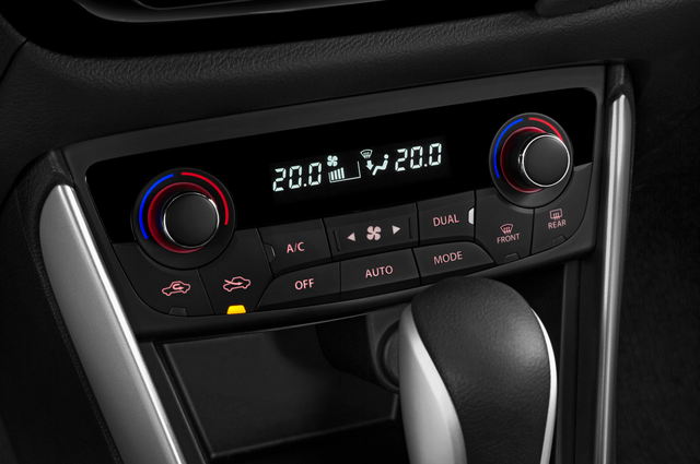 Suzuki S-Cross Hybrid (Baujahr 2022) Comfort 5 Türen Temperatur und Klimaanlage