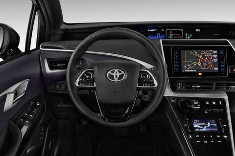 Toyota Mirai (Baujahr 2016) - 4 Türen Lenkrad