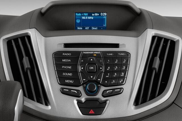 Ford Transit (Baujahr 2015) Basis L2H2 4 Türen Radio und Infotainmentsystem