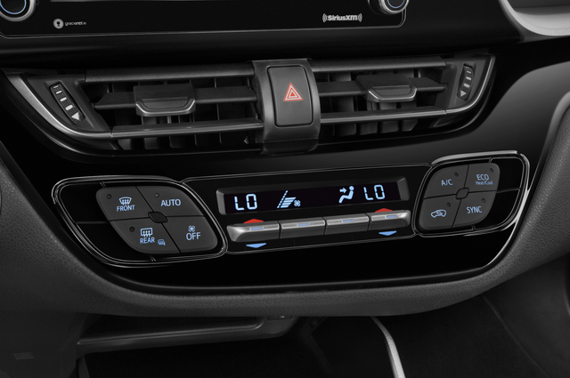 Toyota C-HR (Baujahr 2021) Flow Hybrid 5 Türen Temperatur und Klimaanlage