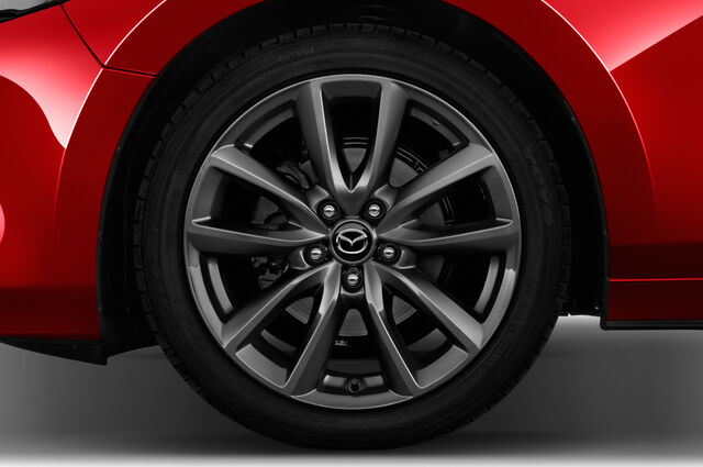 Mazda Mazda3 (Baujahr 2019) Selection 5 Türen Reifen und Felge
