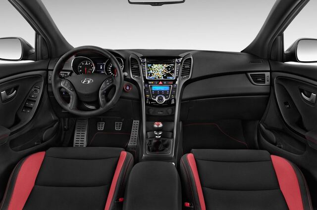 Hyundai I30 (Baujahr 2015) Turbo 5 Türen Cockpit und Innenraum