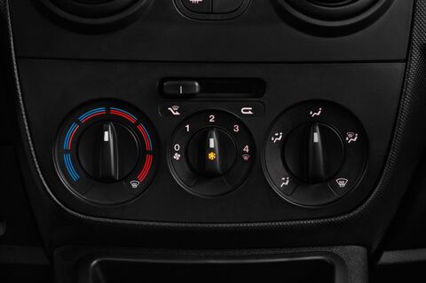 FIAT Qubo (Baujahr 2017) Pop 5 Türen Temperatur und Klimaanlage