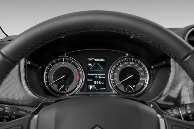 Suzuki Vitara Hybrid (Baujahr 2023) Comfort+ 5 Türen Tacho und Fahrerinstrumente