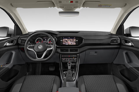 Volkswagen T-Cross (Baujahr 2019) Life 5 Türen Cockpit und Innenraum