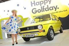 Volkswagen feiert auf der Techno Classica den 40. Geburtstag des Golf