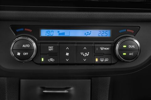 Toyota Corolla (Baujahr 2015) Comfort 4 Türen Temperatur und Klimaanlage