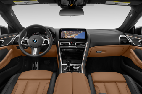 BMW 8 Series (Baujahr 2023) M840i 2 Türen Cockpit und Innenraum