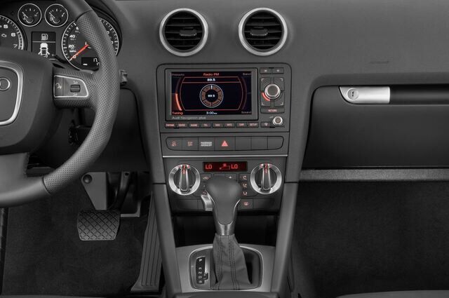 Audi A3 (Baujahr 2011) Attraction 2 Türen Mittelkonsole
