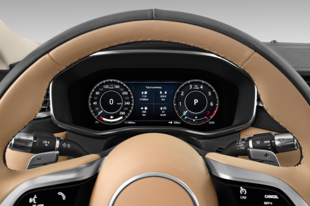 Jaguar XF (Baujahr 2021) SE 4 Türen Tacho und Fahrerinstrumente