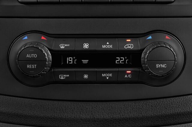 Mercedes Vito (Baujahr 2015) 119 Bluetec Lang 5 Türen Temperatur und Klimaanlage