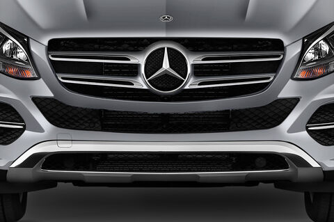 Mercedes GLE (Baujahr 2018) - 5 Türen Kühlergrill und Scheinwerfer