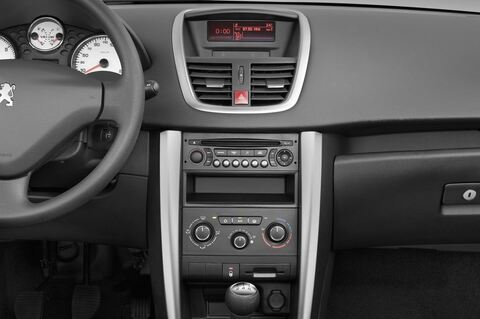 Peugeot 207 (Baujahr 2010) Premium 2 Türen Mittelkonsole