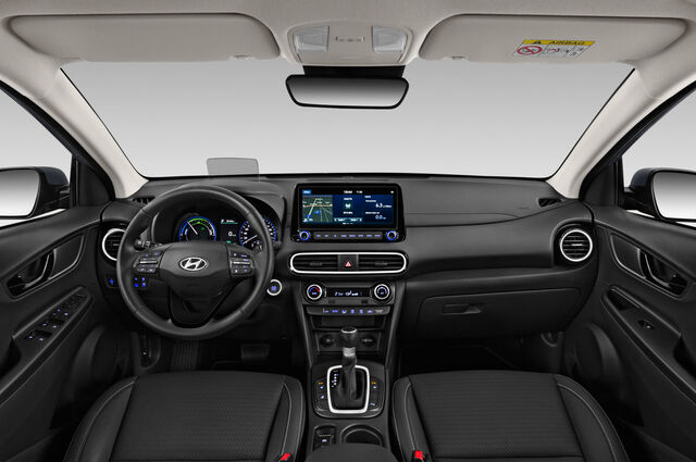 Hyundai Kona Hybrid (Baujahr 2020) Trend 5 Türen Cockpit und Innenraum