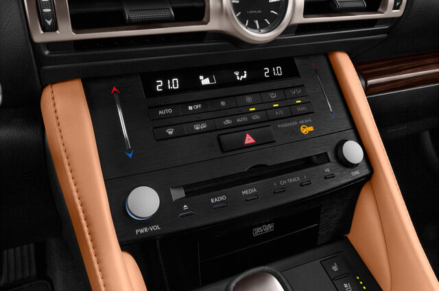Lexus RC (Baujahr 2019) Luxury Line 2 Türen Temperatur und Klimaanlage