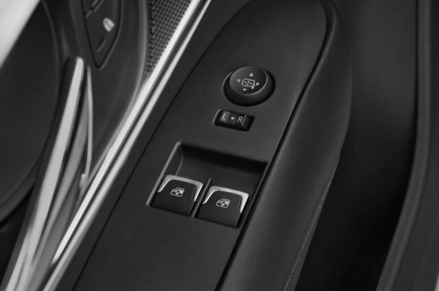 Cadillac ATS Coupe (Baujahr 2015) Premium 2 Türen Bedienungselemente Tür