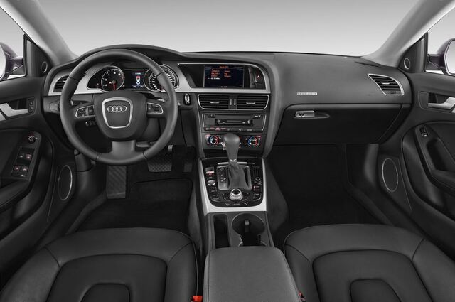 Audi A5 (Baujahr 2011) - 5 Türen Cockpit und Innenraum