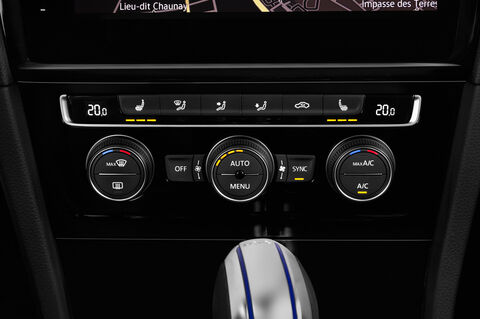 Volkswagen Golf (Baujahr 2018) GTE 5 Türen Temperatur und Klimaanlage